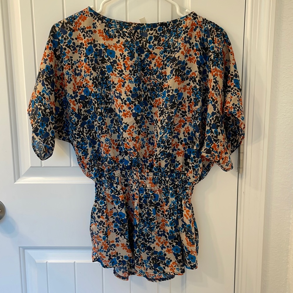 Xhilaration floral flowy blouse